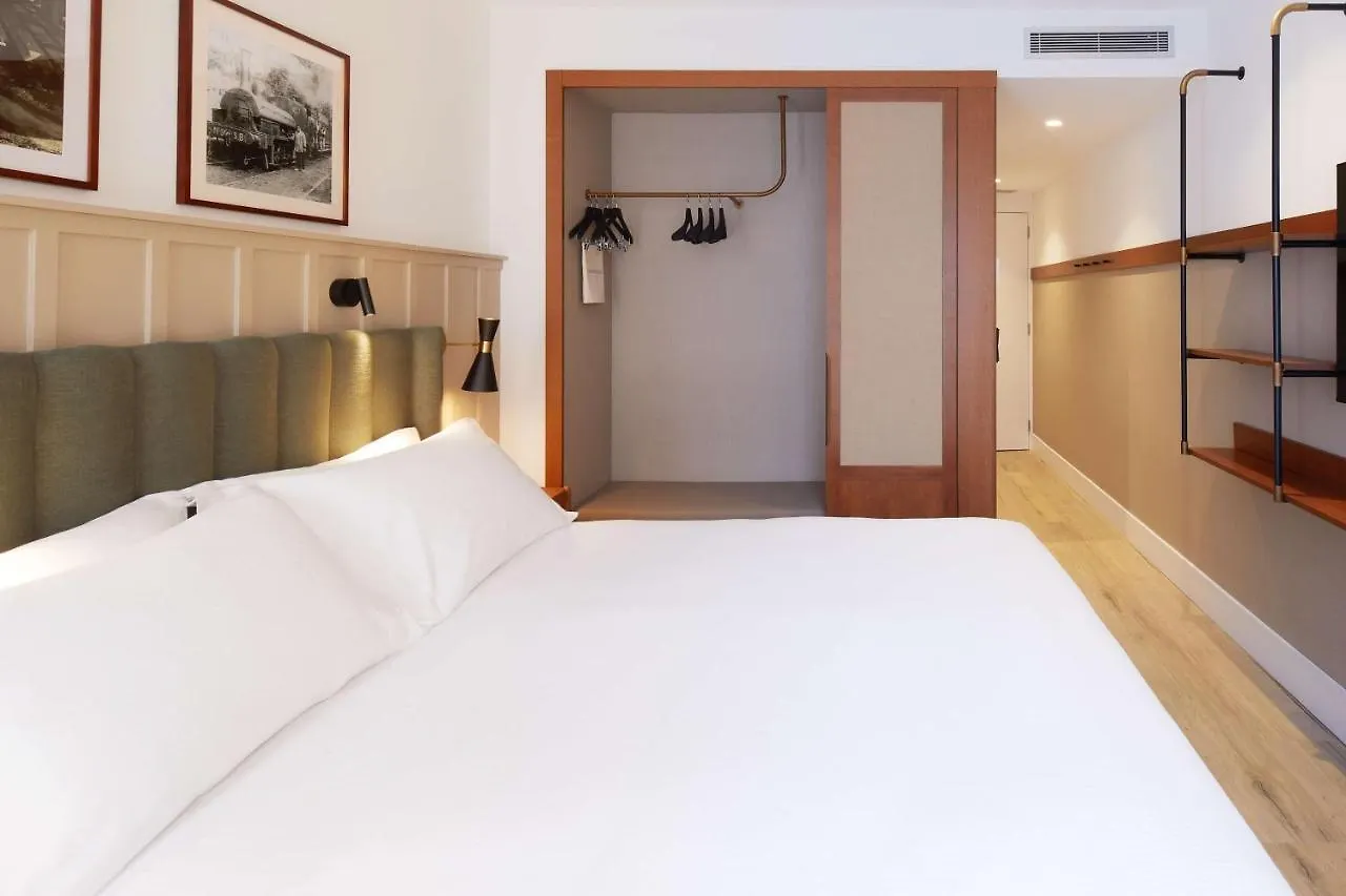 Via Sants Hotel Barcelona, Tapestry Collection By Hilton